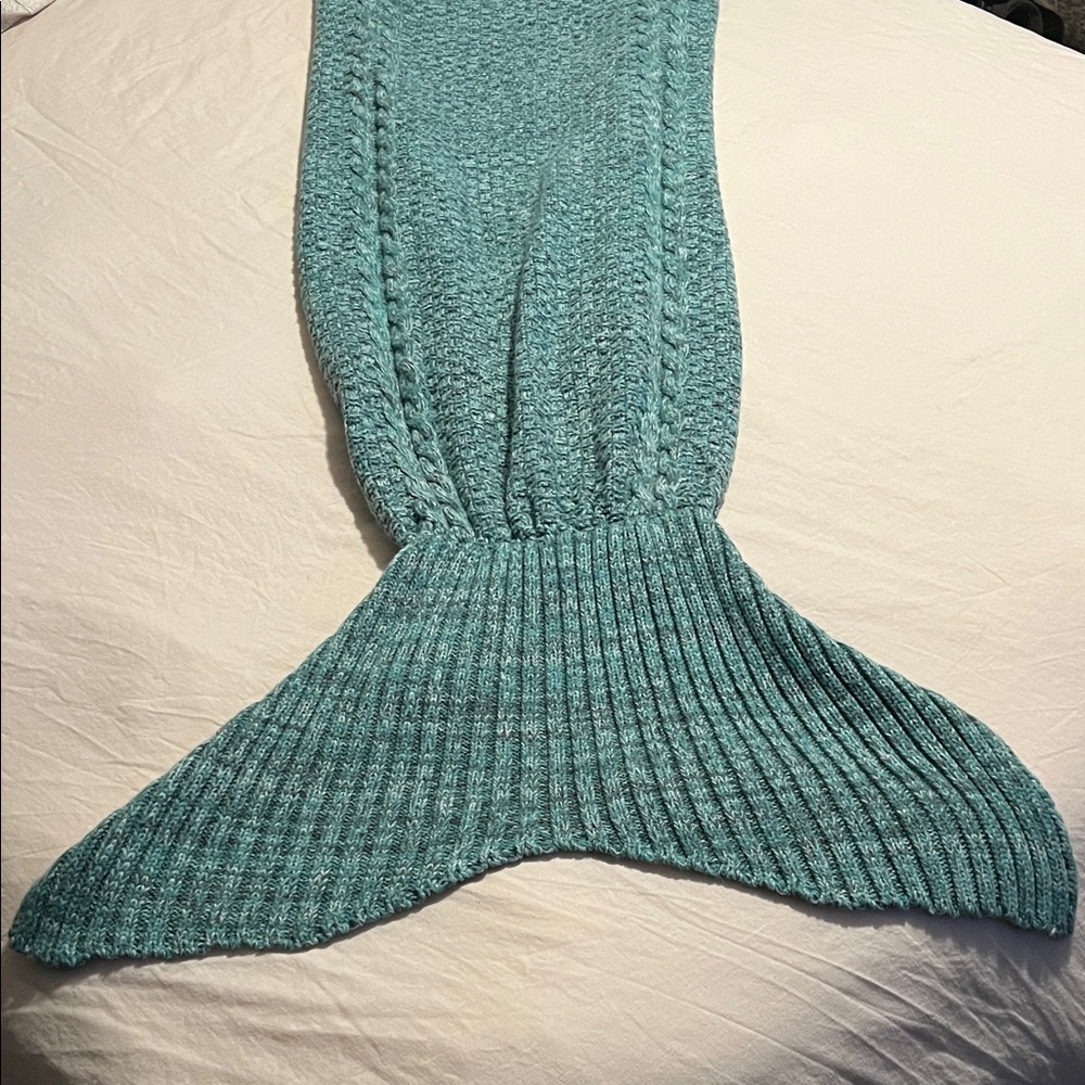 Mermaid Tail Blanket in Teal